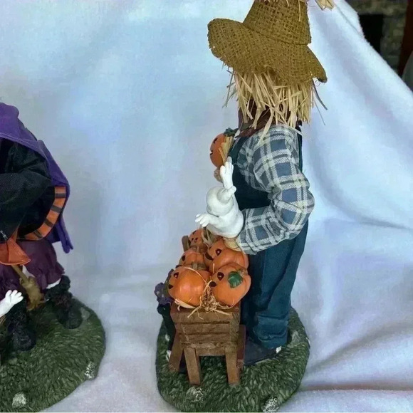 VTG Clothtique Halloween Scarecrow and Witch 13” Fabric Mache Figurines - Picture 4 of 13